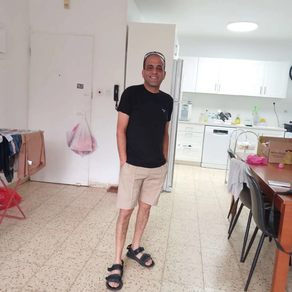 יובי