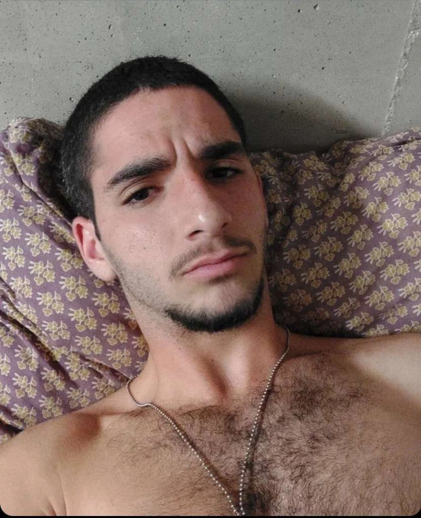 דניאל חולה אהבה