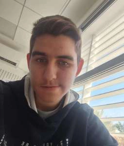 דומיניק 