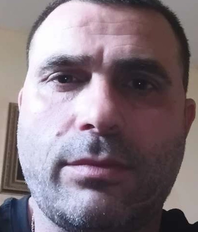 טוני