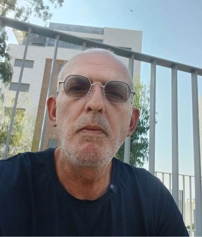 מוטי