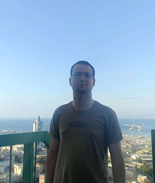 לביא 