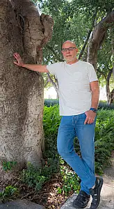 אורי