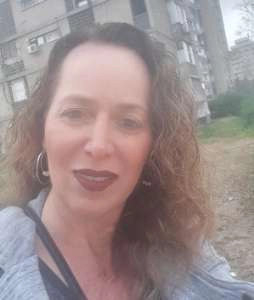 אלונה