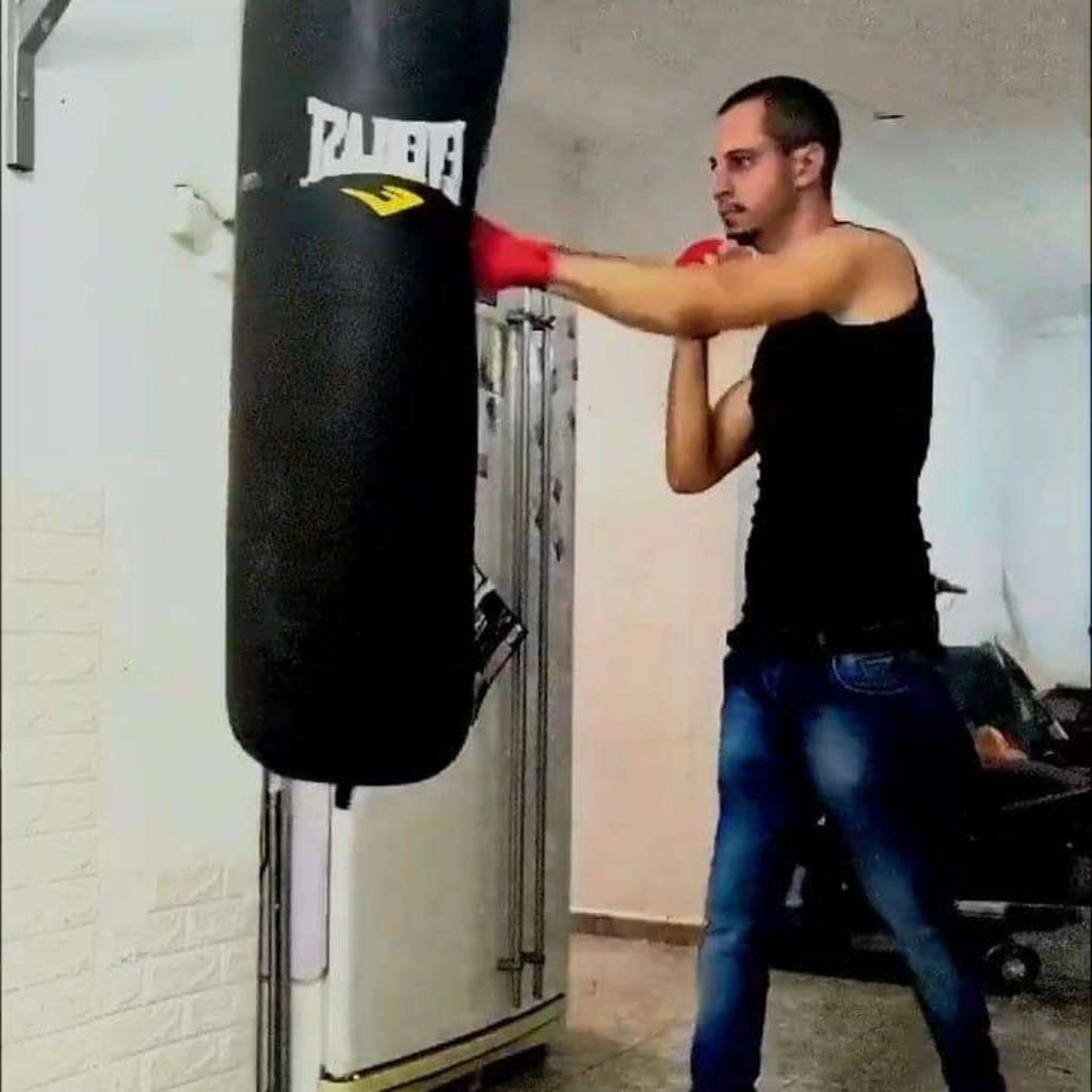 רוני